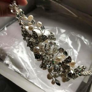 WEDDING HAIR PIECE - LIKE NEW